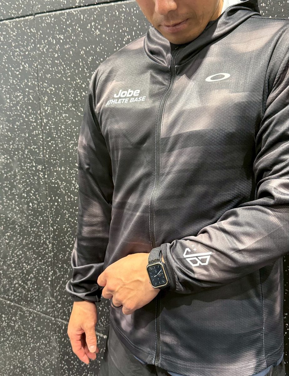 Jobe ATHLETE BASEのロゴ入りトレーニングジャケット